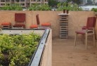 Crowearooftop-and-balcony-gardens-3.jpg; ?>